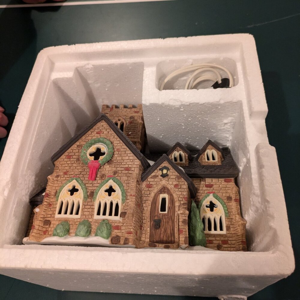 Department 56 Dickens Village Knottinghill Church